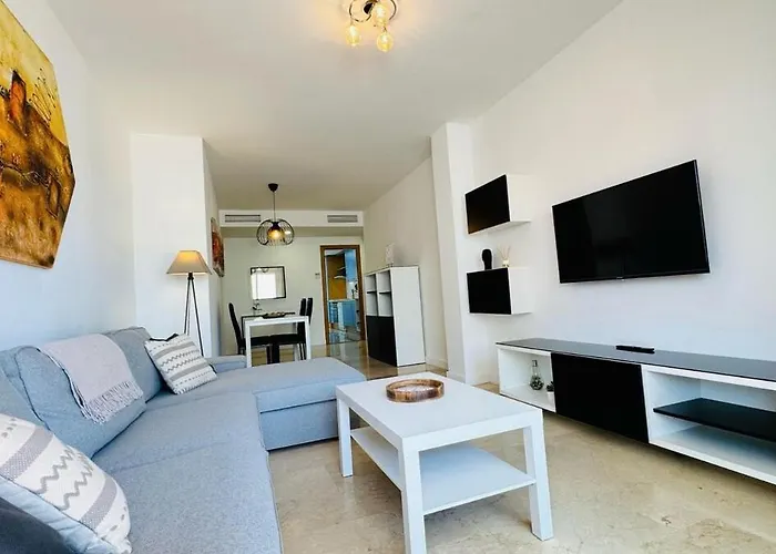 Montemayor 2br Pool And Garage Apartment Estepona